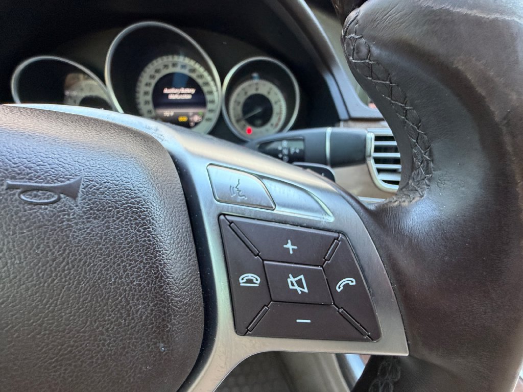 Used 2014 Mercedes-Benz E 350 4MATIC Sedan image 24