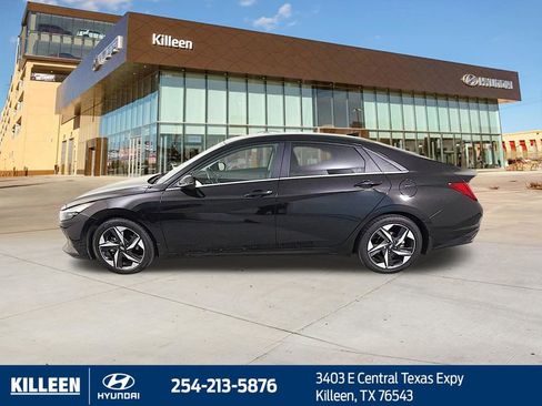 Used 2023 Hyundai Elantra Limited image 4