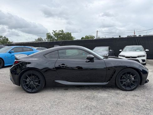 Used 2023 Toyota GR86 Premium w/ ALL Weather Mat Package (TMS) RWD image 4