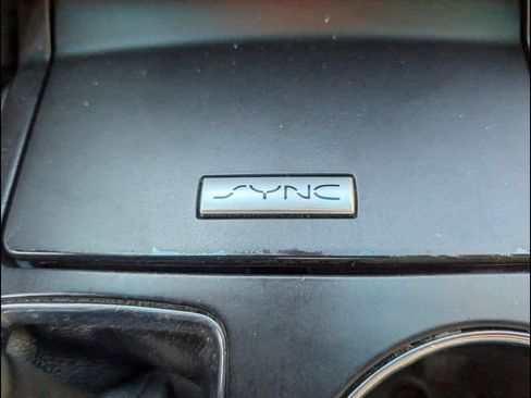 Used 2016 Ford Explorer XLT w/ Equipment Group 202A image 11