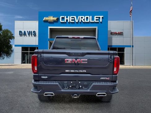 Used 2022 GMC Sierra 1500 AT4 w/ AT4 Premium Package AWD/4WD image 4