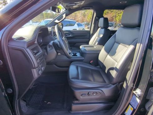 Used 2024 Chevrolet Suburban LT image 23