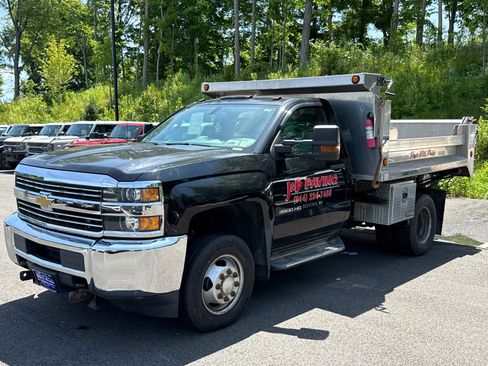 Used 2015 Chevrolet Silverado 3500 W/T w/ WT Convenience Package AWD/4WD image 3