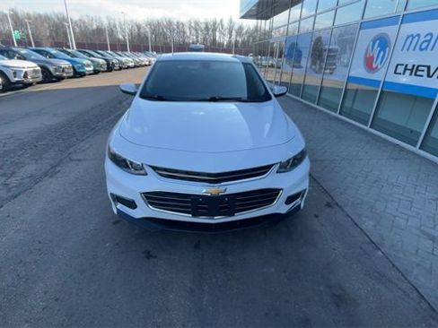 Certified 2018 Chevrolet Malibu LT image 3