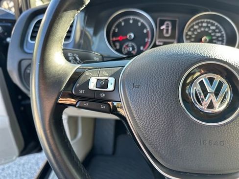 Certified 2019 Volkswagen Golf SE w/ Driver Assistance Package image 20