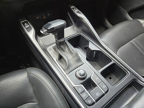 Certified 2024 Kia Sorento S FWD image 16