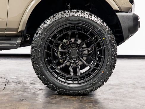 Used 2025 Ford Bronco Outer Banks AWD/4WD image 23
