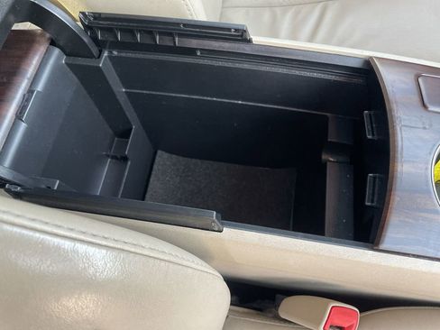 Used 2013 Toyota Venza XLE w/ XLE Premium Pkg image 30