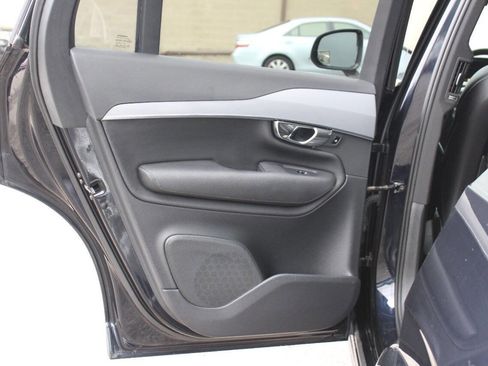 Used 2016 Volvo XC90 T6 Momentum image 13