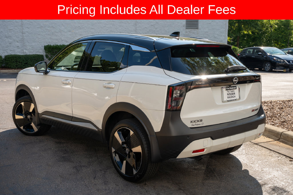 Used 2025 Nissan Kicks SR AWD/4WD image 3