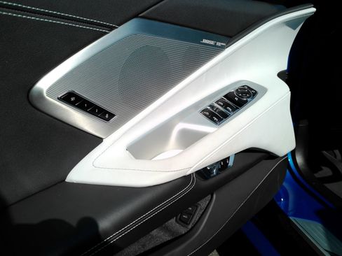 Used 2022 Chevrolet Corvette Stingray Preferred Conv w/ Z51 Performance Package RWD image 19