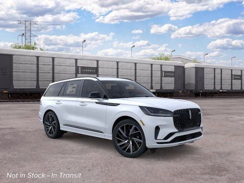 New 2026 Lincoln Aviator Black Label w/ Jet Appearance Package AWD/4WD image 7