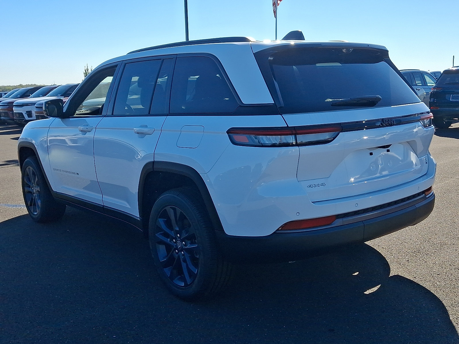 New 2026 Jeep Grand Cherokee Limited AWD/4WD image 3