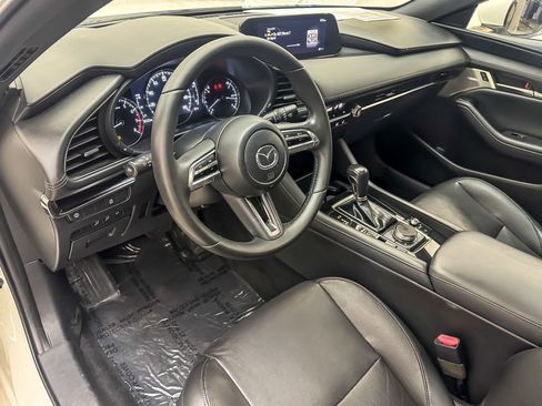 Used 2019 MAZDA MAZDA3 Hatchback w/ Premium Package image 11