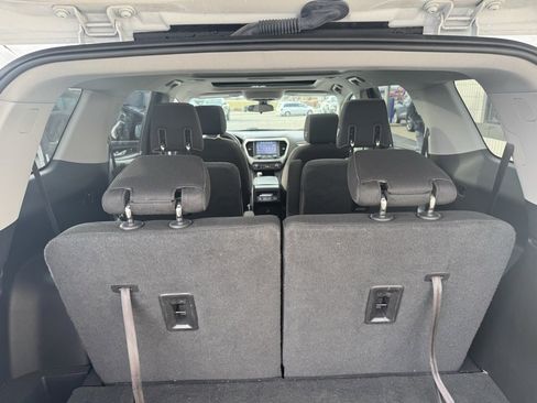 Used 2018 GMC Acadia SLE image 15