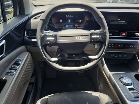 New 2027 Kia Carnival LXS FWD image 13