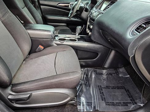 Used 2020 Nissan Pathfinder S image 34