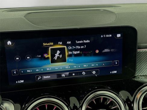 Used 2023 Mercedes-Benz GLB 250 w/ AMG Line image 16