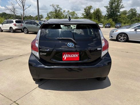 Used 2016 Toyota Prius C One FWD image 7