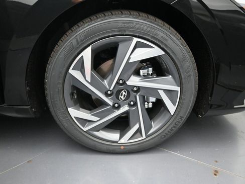 New 2025 Hyundai Elantra Sport image 29