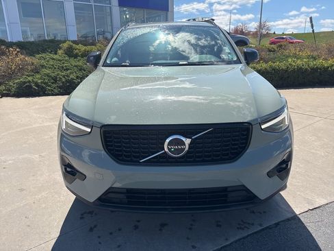 Used 2025 Volvo XC40 B5 Ultra w/ Protection Package Premier image 3