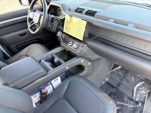 New 2026 Land Rover Defender 110 X-Dynamic SE AWD/4WD image 18