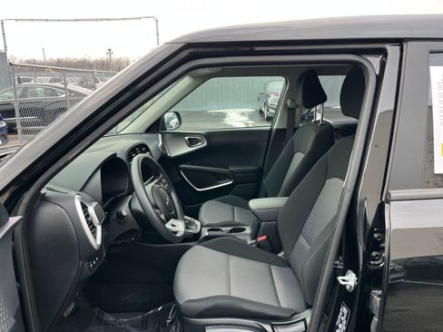Used 2025 Kia Soul LX w/ LX Technology Package image 25