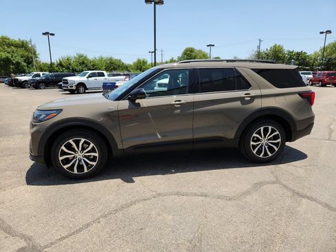 New 2026 Ford Explorer ST-Line RWD image 7