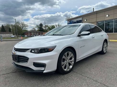 Used 2018 Chevrolet Malibu Premier FWD image 1