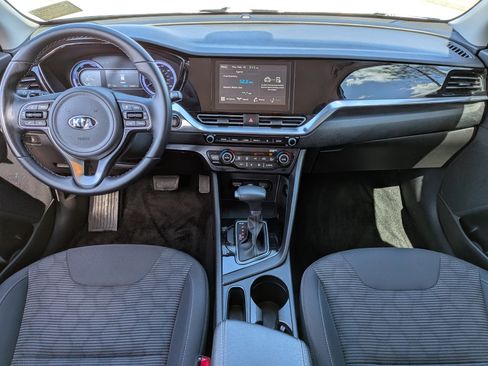 Used 2021 Kia Niro LXS image 16