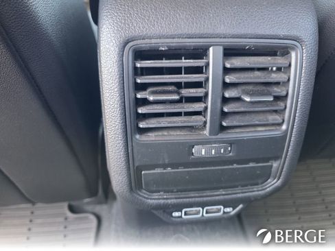 Used 2021 Volkswagen Passat 2.0T SE image 28