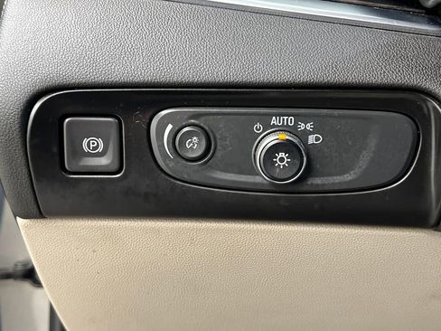 Used 2018 Buick Enclave Premium image 46