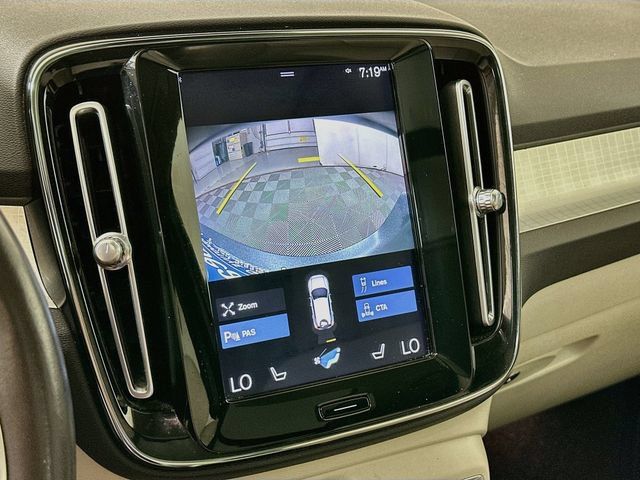 Used 2021 Volvo XC40 T5 Momentum w/ Protection Package Premier AWD/4WD image 18