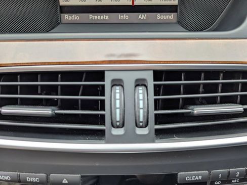 Used 2014 Mercedes-Benz C 250 Sedan image 3