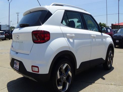 Used 2025 Hyundai Venue SEL FWD image 6