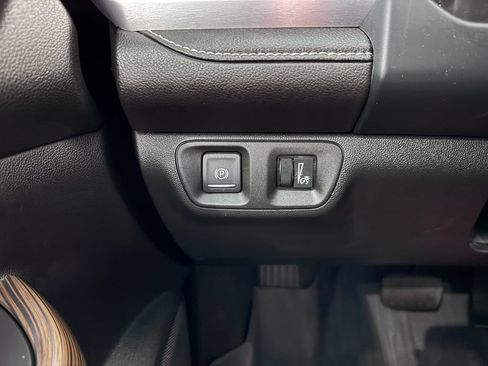 Certified 2023 GMC Acadia SLE w/ Driver Convenience Package AWD/4WD image 22