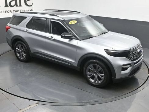 Used 2022 Ford Explorer XLT w/ Equipment Group 202A AWD/4WD image 51
