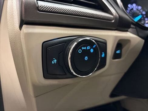 Used 2019 Ford Fusion SE image 31