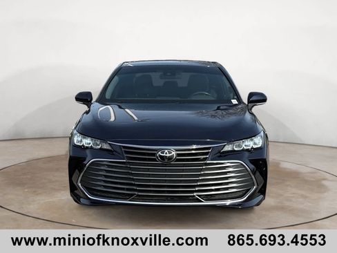 Used 2022 Toyota Avalon XLE image 8