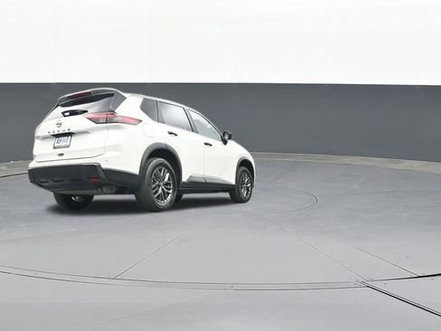 Used 2024 Nissan Rogue S image 47