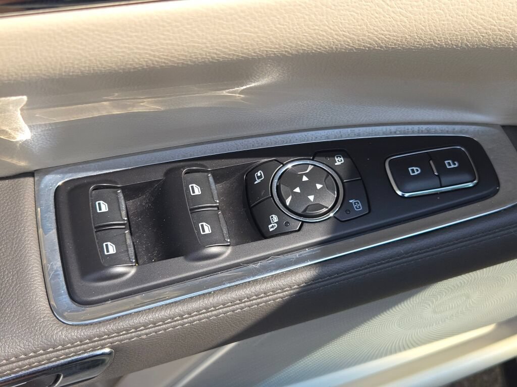 Used 2019 Lincoln Continental Reserve AWD/4WD image 23