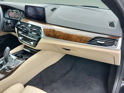 Used 2019 BMW 530i 530i w/ Luxury Package image 19