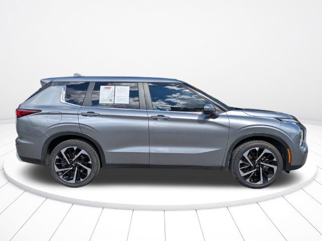Used 2024 Mitsubishi Outlander SE FWD image 3