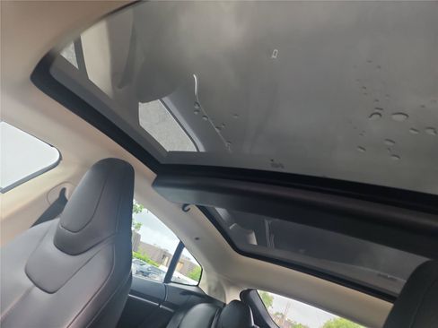 Used 2013 Tesla Model S RWD image 15