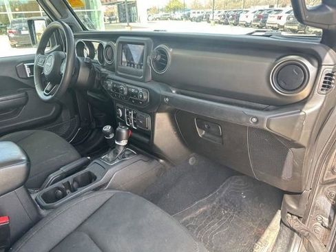 Used 2023 Jeep Gladiator Sport image 38
