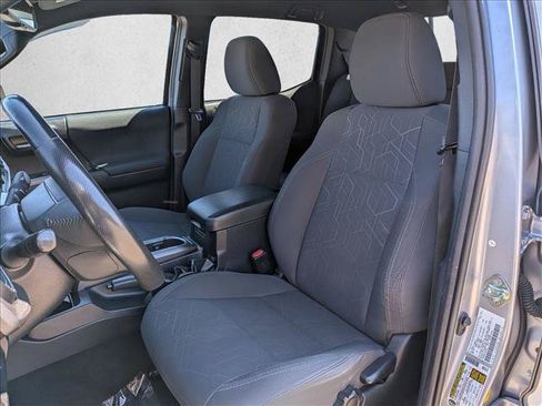 Used 2018 Toyota Tacoma TRD Sport RWD image 15