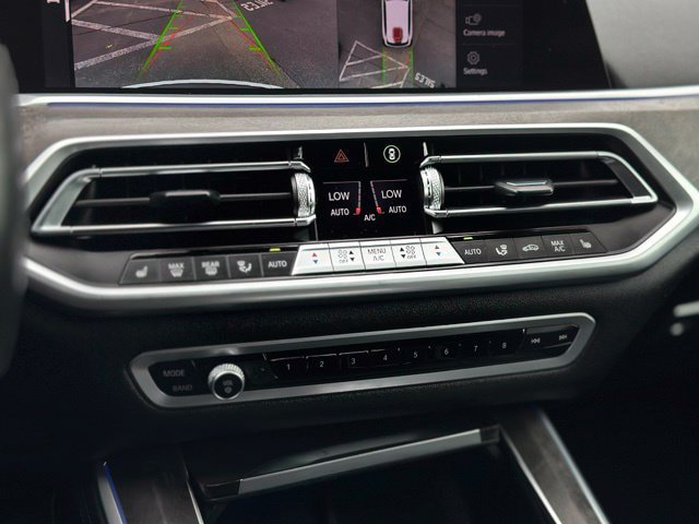 Used 2023 BMW X5 xDrive40i w/ Premium Package AWD/4WD image 14