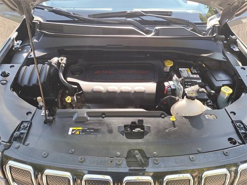 Used 2022 Jeep Compass Limited image 28