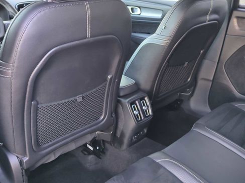 Used 2021 Volvo XC40 P8 Recharge w/ Advanced Package image 18