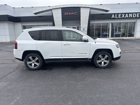 Used 2016 Jeep Compass High Altitude AWD/4WD image 2